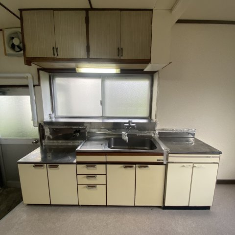 本輪西町５丁目３１－１３借家のキッチン|使いやすいキッチンです