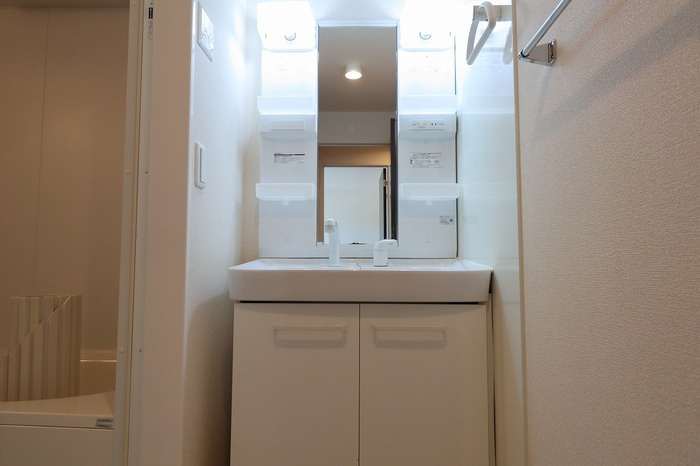 WIT神立の独立洗面台|洗髪洗面化粧台（三面鏡）