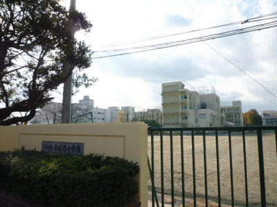 南林間中学校まで1100ｍ