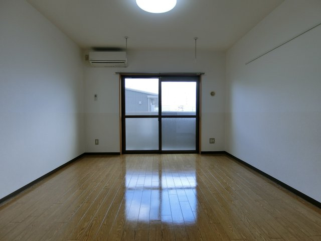 スカイマンションBの居間・リビング