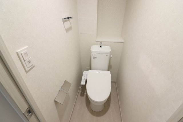 【トイレ】 | リーフル博多 | 落ち着いた色調のトイレです