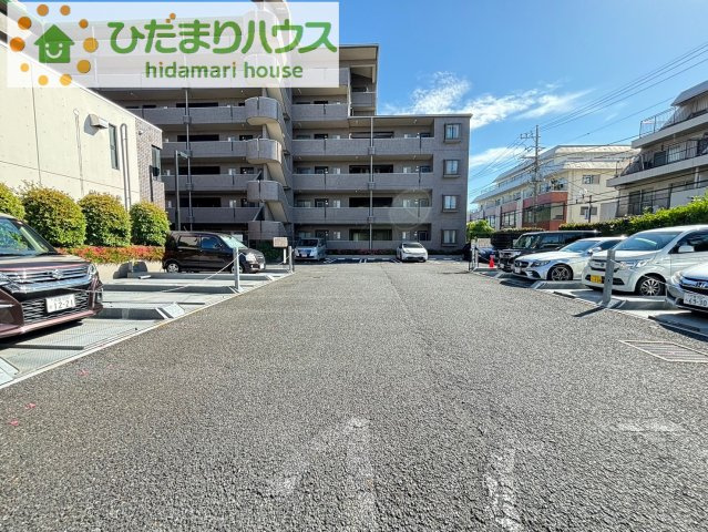 コスモ上尾ロイヤルフォルムの駐車場