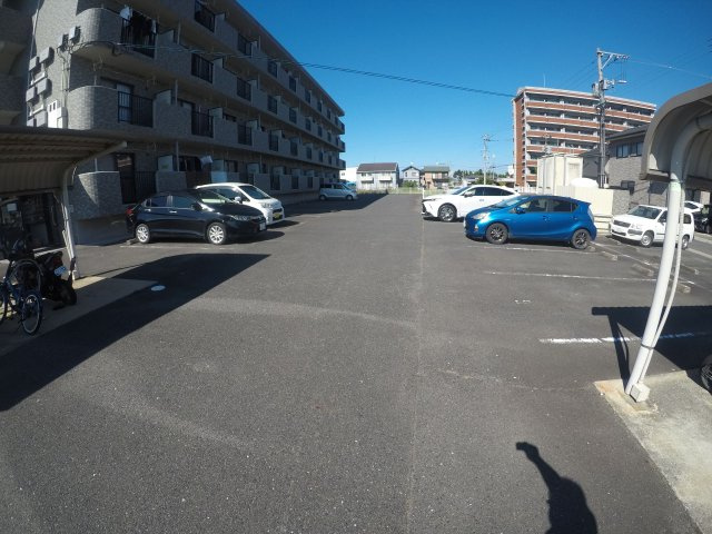 【駐車場】 | ウエストコート中津