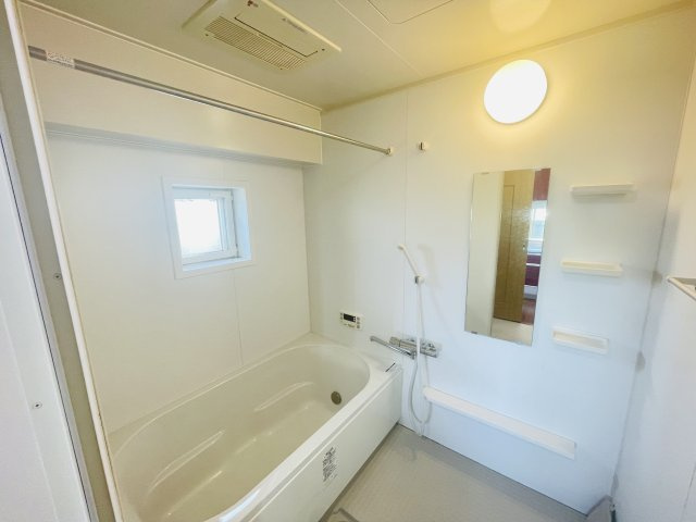 サンマンションアトレ横須賀の浴室|浴室乾燥機付きで雨の日もお洗濯快適♪