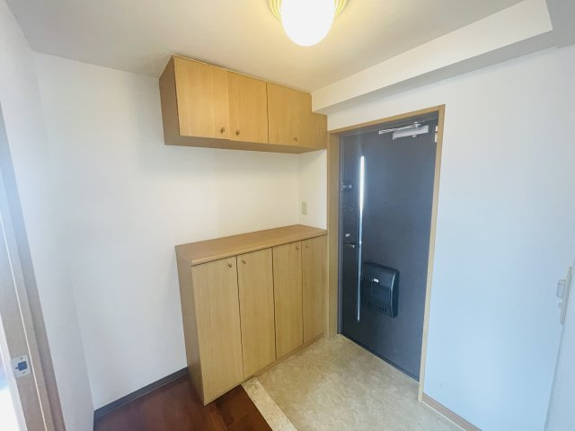 サンマンションアトレ横須賀の玄関|シューズボックス