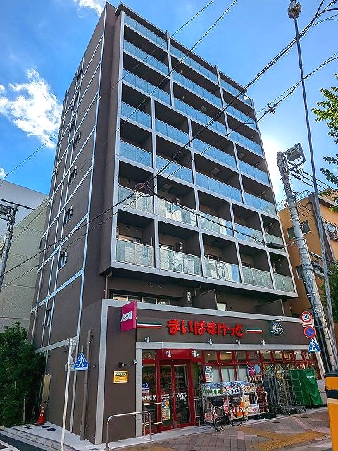 クレヴィアリグゼ日暮里根岸の外観|1Fスーパーまいばすけっと買物便利です
