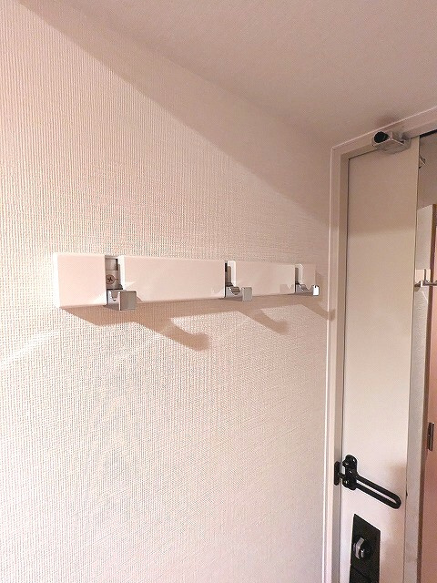 クレヴィアリグゼ日暮里根岸の設備|コートフック付き