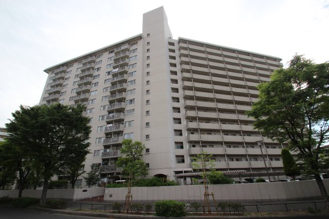 鴫野コーポ四号棟の外観