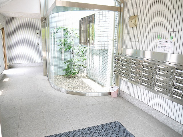 アルトアール結崎のロビー