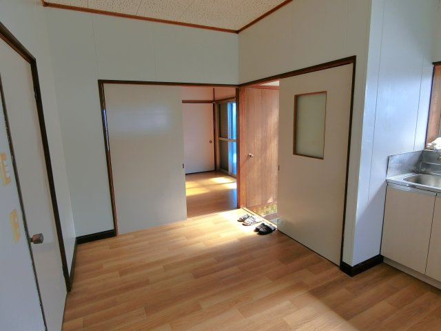 酒造（ミキ）貸家7号棟の居間・リビング