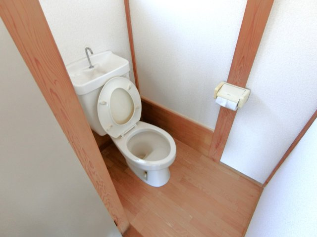 酒造（ミキ）貸家7号棟のトイレ