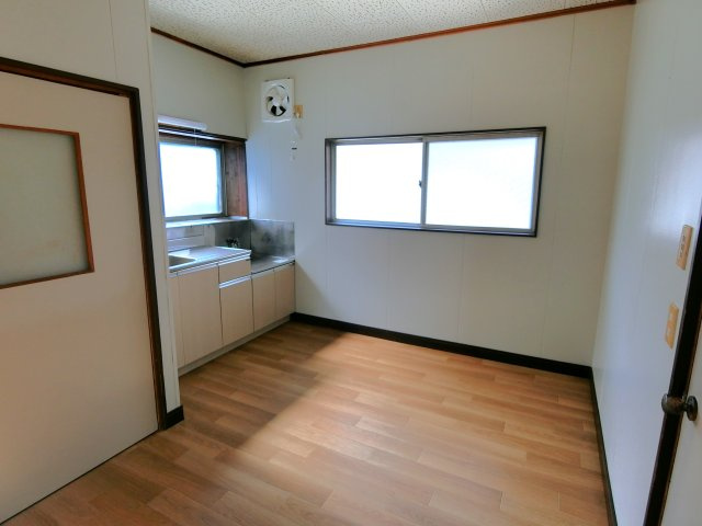 酒造（ミキ）貸家7号棟の居間・リビング