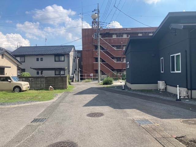 【前面道路含む現地写真】の画像