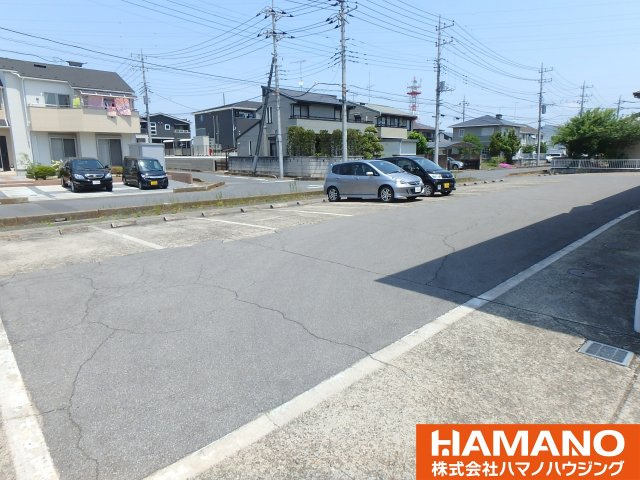ロイヤルエステート神明Ａの駐車場|駐車スペースもあります