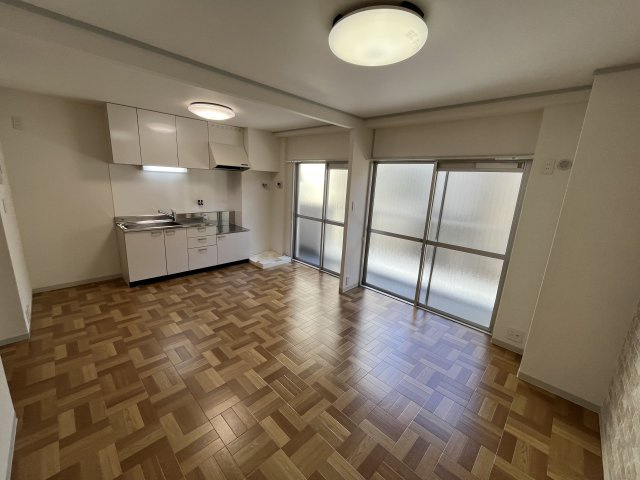 灘ロイヤルハイツの居間・リビング