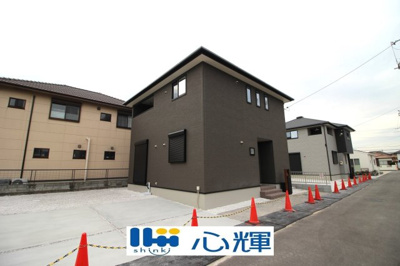 【前面道路含む現地写真】 | サンコート防府市新田１丁目（２号地） | 整備された道路に面する現地は、コミュニティー以外の方々の出入りも少なく、お車の出し入れも楽々です。
