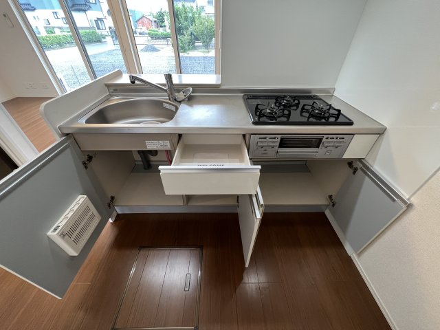 ノーベルのキッチン|キッチンの収納はこのようになっています。