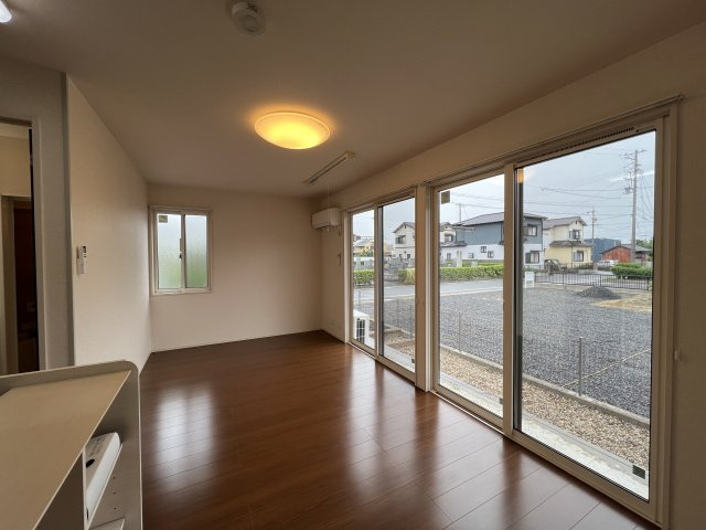 ノーベルの居間・リビング|12帖の広めにリビングです。