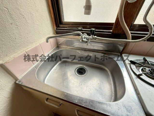 小倉町テラスハウスのキッチン|キッチンでお料理をお楽しみください