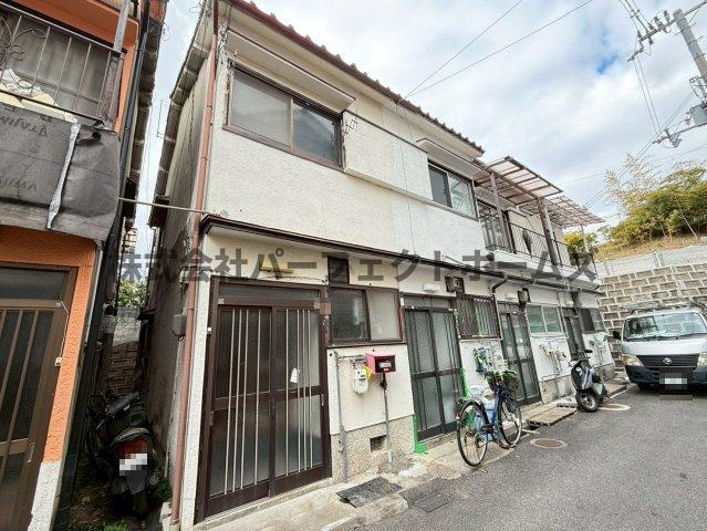 小倉町テラスハウスの周辺