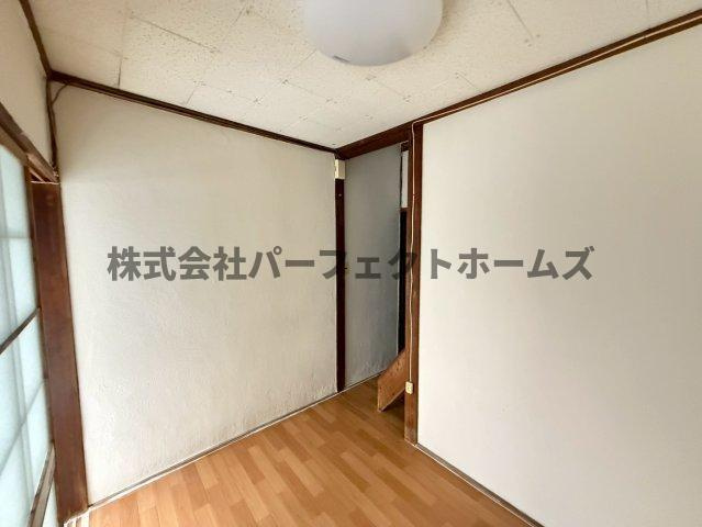 小倉町テラスハウスの居間・リビング|使いやすいリビングです