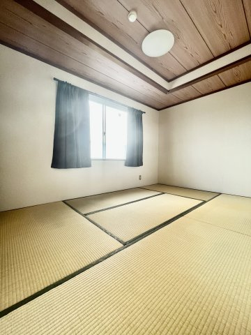 コーポラスかなやの和室