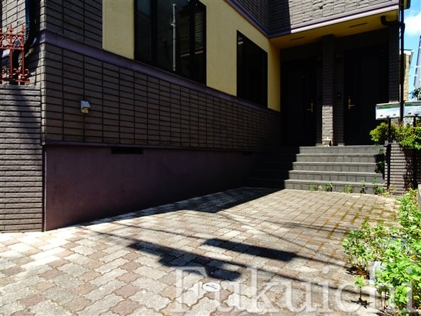 フレーズ祐天寺のエントランス