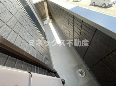 【玄関】 | D-Resena江平中町 | 同タイプのお部屋の写真。現況を優先します。