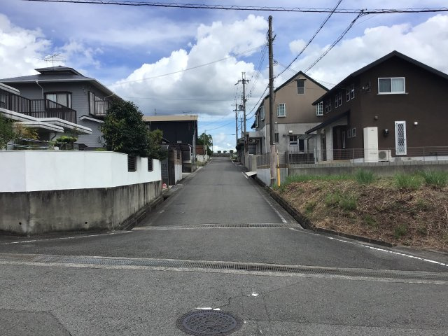 岩出市紀泉台・土地・56786の前面道路含む現地写真