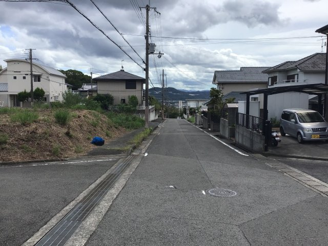 岩出市紀泉台・土地・56786の前面道路含む現地写真