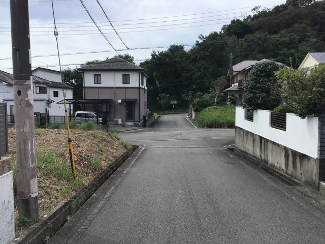 岩出市紀泉台・土地・56786の前面道路含む現地写真