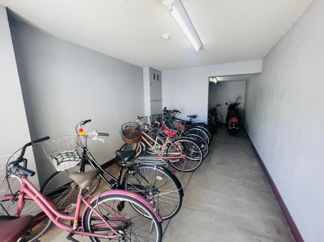 ライオンズマンション京都御室南の駐車場