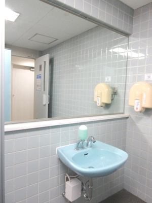 【洗面所】 | 元町通事務所物件 | 男性用洗面所