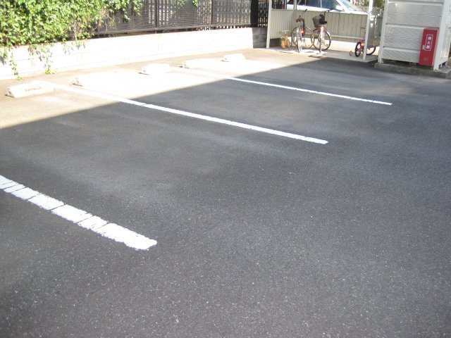 Ｍａｔｓｕｙａ Ｅの駐車場