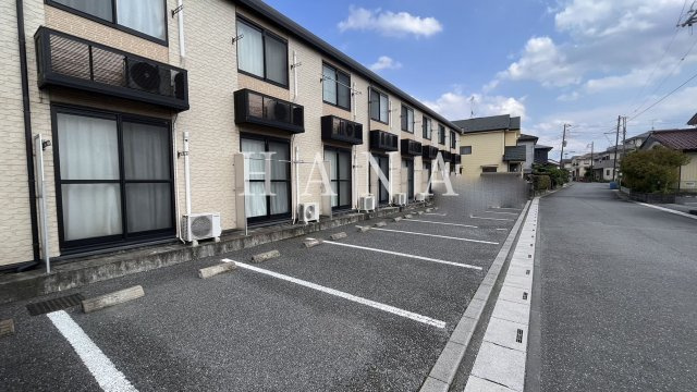 レオパレスＳＵＮ　ＲＯＹＡＬの駐車場