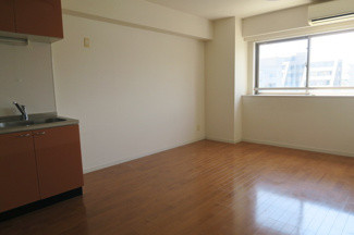 【居間・リビング】 | プレールドゥーク上野NORTH | 「プレール・ドゥーク上野NORTH」のことなら(株)メイワ・エステートへ