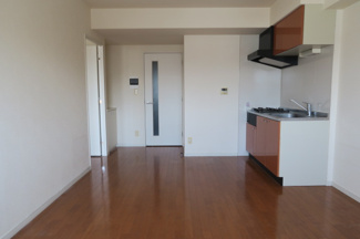 【居間・リビング】 | プレールドゥーク上野NORTH | 「プレール・ドゥーク上野NORTH」のことなら(株)メイワ・エステートへ