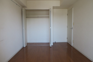 【洋室】 | プレールドゥーク上野NORTH | 「プレール・ドゥーク上野NORTH」のことなら(株)メイワ・エステートへ