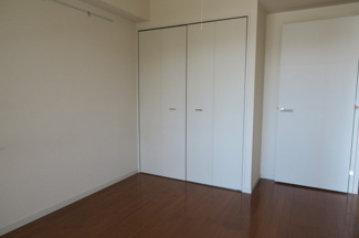 【洋室】 | プレールドゥーク上野NORTH | 「プレール・ドゥーク上野NORTH」のことなら(株)メイワ・エステートへ