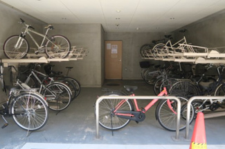 【その他】 | プレールドゥーク上野NORTH | 駐輪場
「プレール・ドゥーク上野NORTH」のことなら(株)メイワ・エステートへ