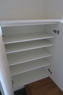 【収納】 | プレールドゥーク上野NORTH | シューズボックス
「プレール・ドゥーク上野NORTH」のことなら(株)メイワ・エステートへ