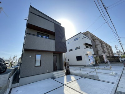 【前面道路含む現地写真】 | 名東区牧の原　全4棟　＜仲介手数料無料＞牧の原小・牧の池中　新築一戸建て | 撮影
社長の村田です！
自らプレイヤーとして営業しています
長年の経験と実績から皆様により良いマイホーム購入のご提案をいたします。
住宅ローンの不安や購入後の不安等何でもご相談ください。