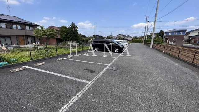シンメイハイツ2の駐車場