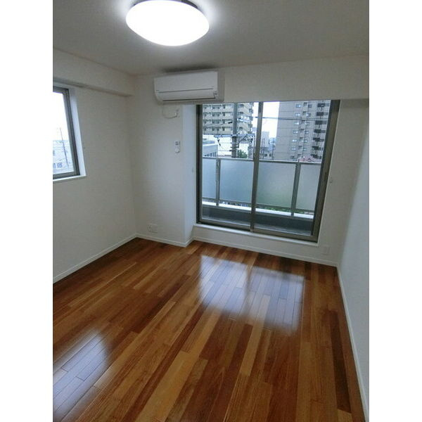 ビーフォレスト明石の洋室