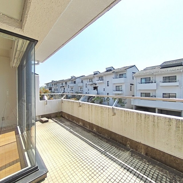 コーポラス岐阜西　Ｆ８のバルコニー