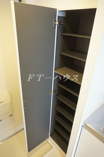 千葉市花見川区検見川町２丁目のアパートの収納