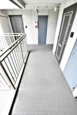 ハクユウ元町のエントランス