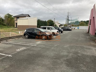 コーポFPの駐車場