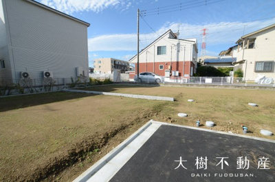 【前面道路含む現地写真】 | 海老名市門沢橋２丁目　売地　全８区画　【仲介手数料無料】