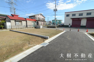 【前面道路含む現地写真】